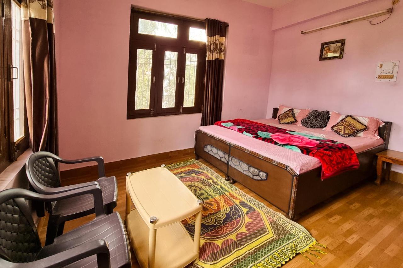 Aditya Homestay 댈하우지 외부 사진