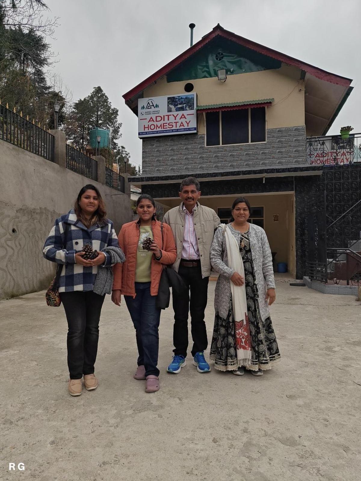 Aditya Homestay 댈하우지 외부 사진
