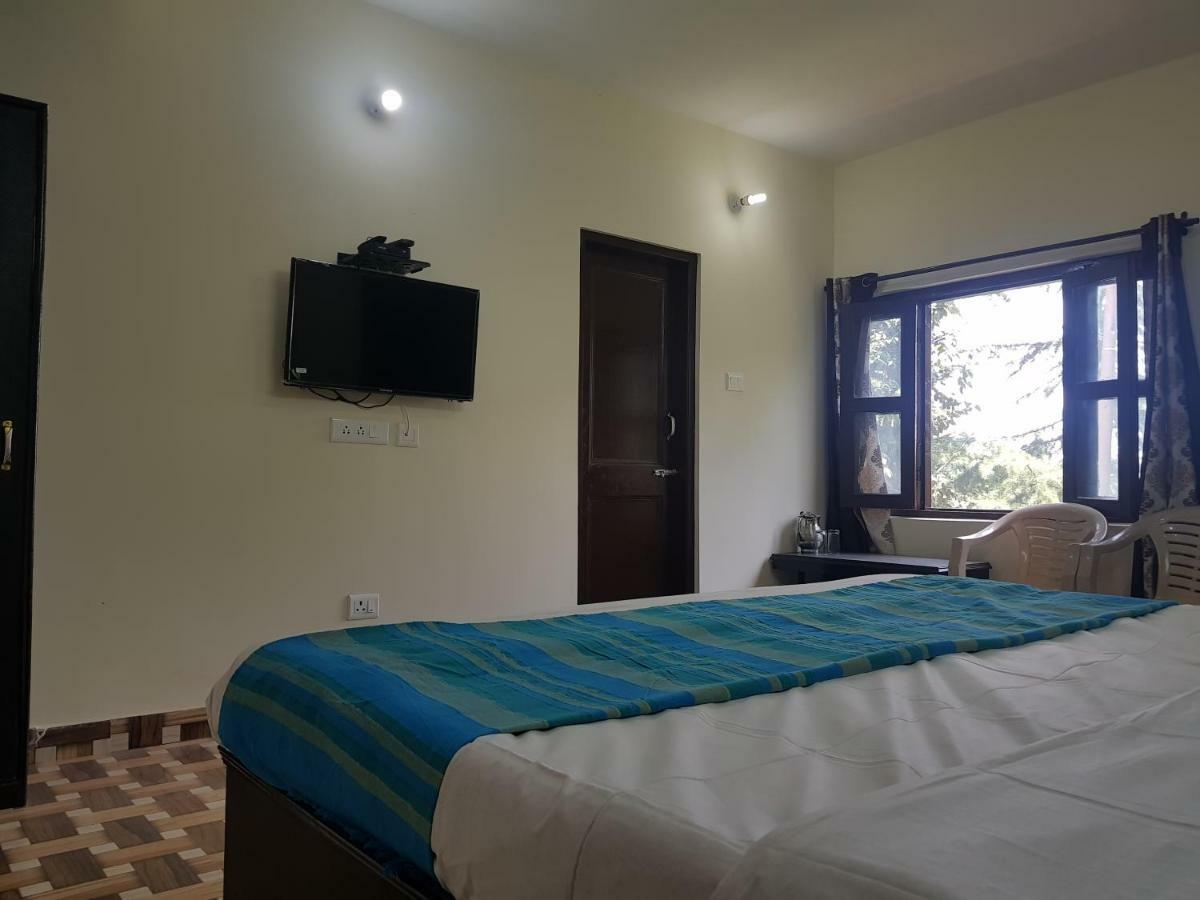 Aditya Homestay 댈하우지 외부 사진