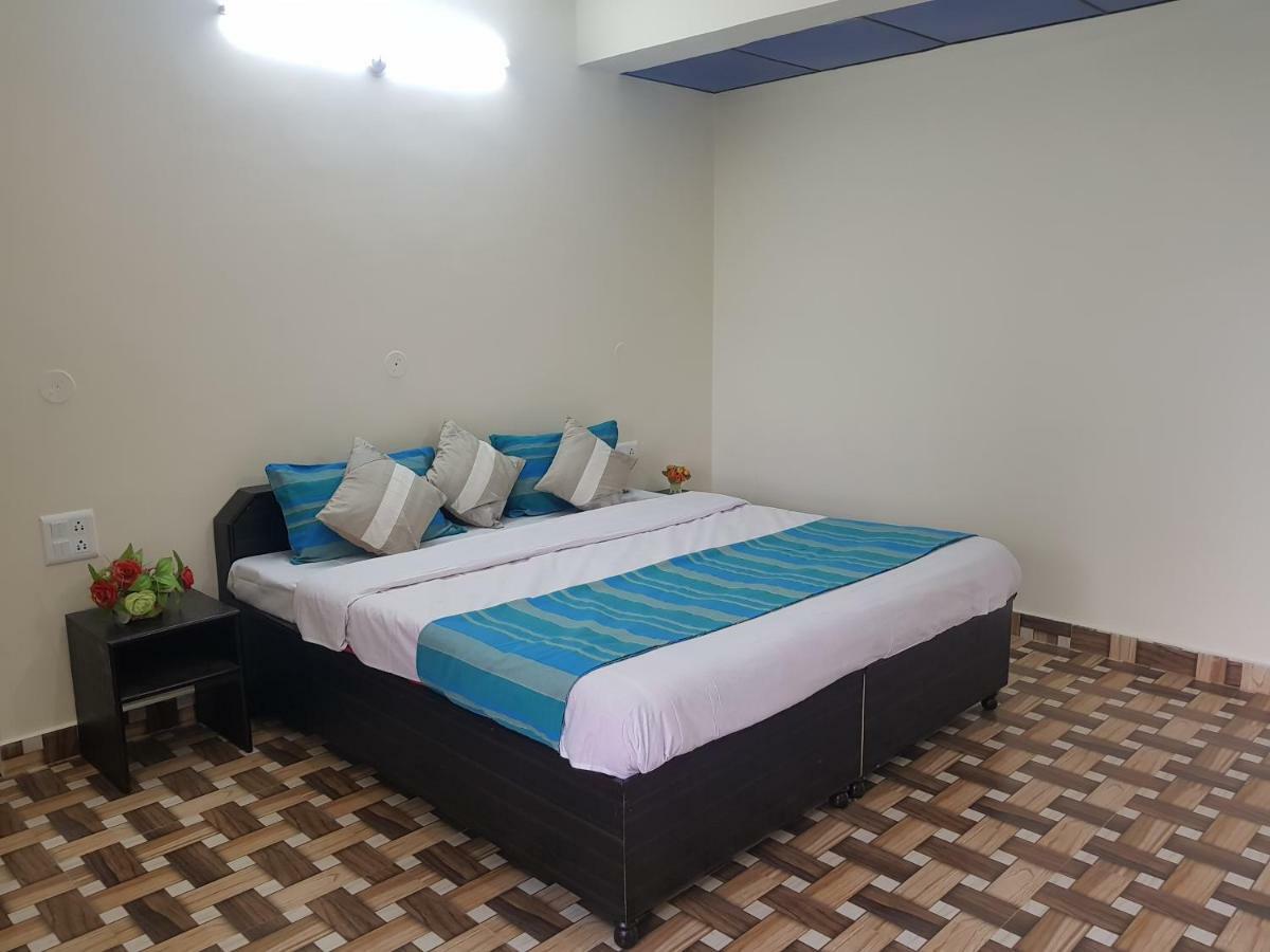 Aditya Homestay 댈하우지 외부 사진